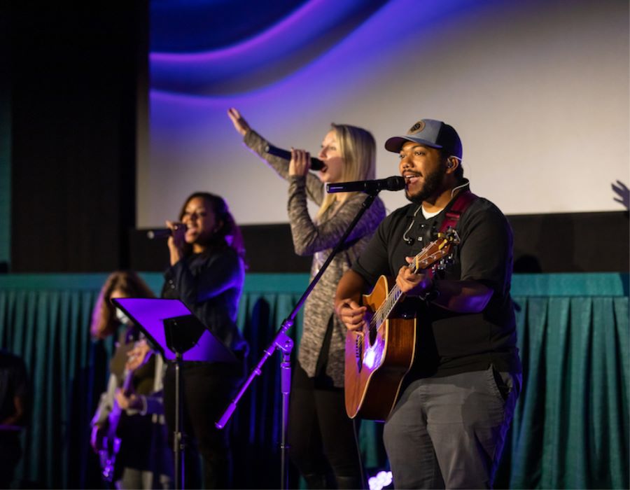 New Community Church Sees 44 People Accept Christ in 8 Months