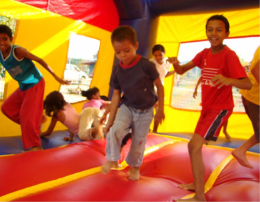 Venezuela: Thank You From Gary and Patty Heiney for the Bounce House