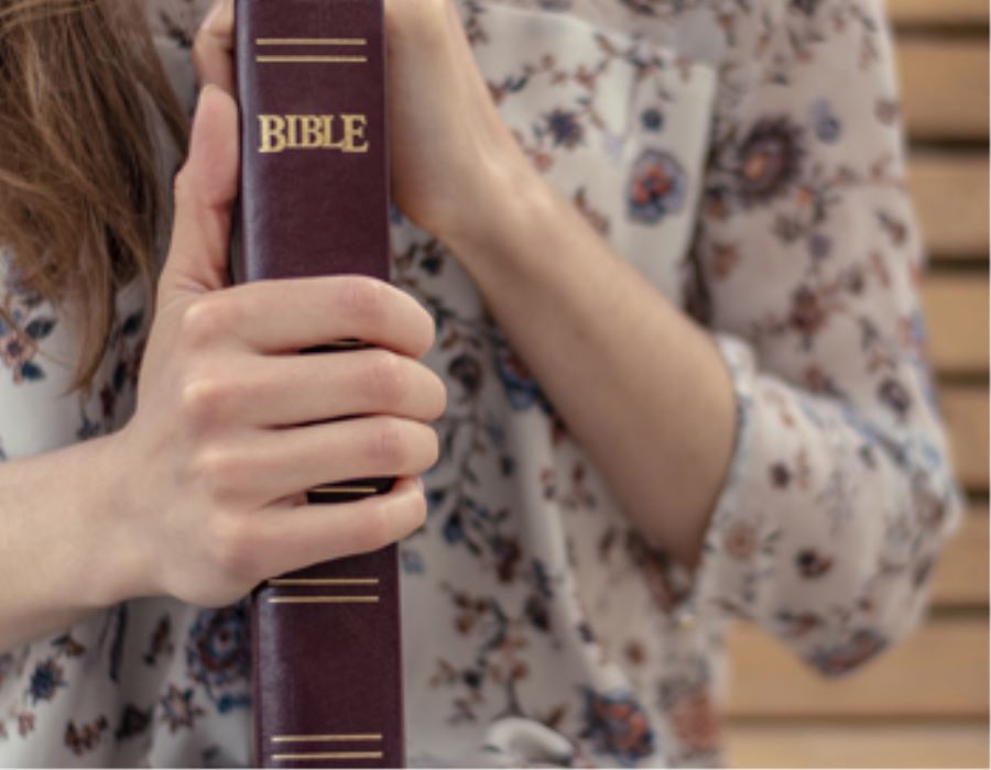 A Bible-Engaged Women's Ministry Starts with You