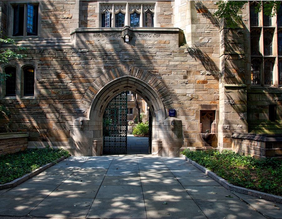 Fewer College Freshmen Claiming Religious Affiliation