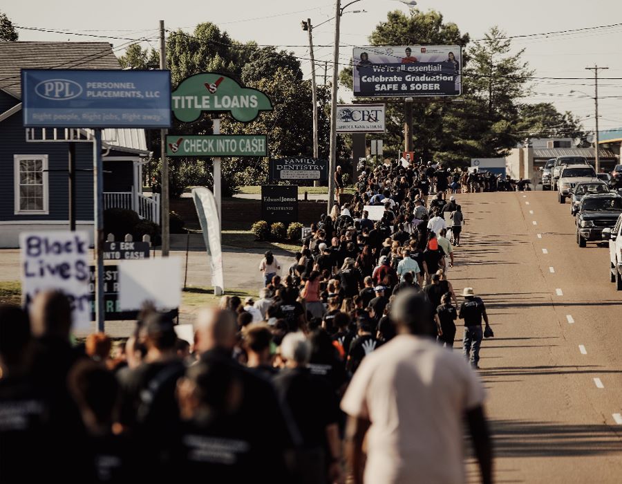 Silent "Breathe Walk" Speaks Volumes