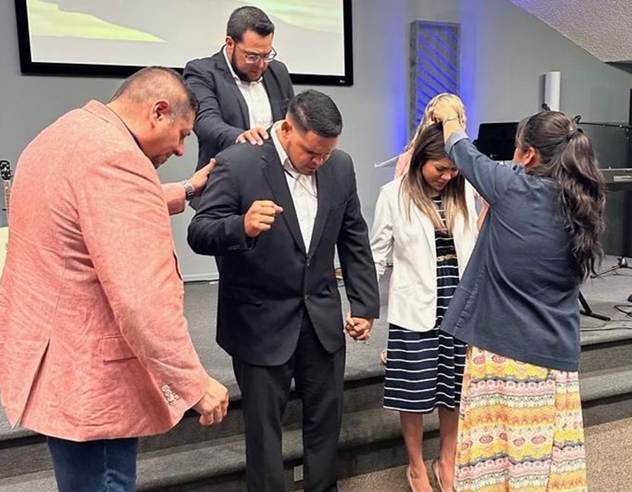 Bilingual Church Booming in Bowman