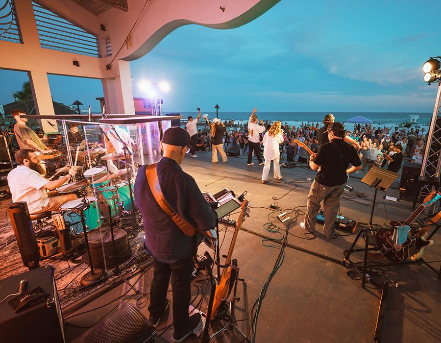 Beach Ministry Becomes Multicampus Church