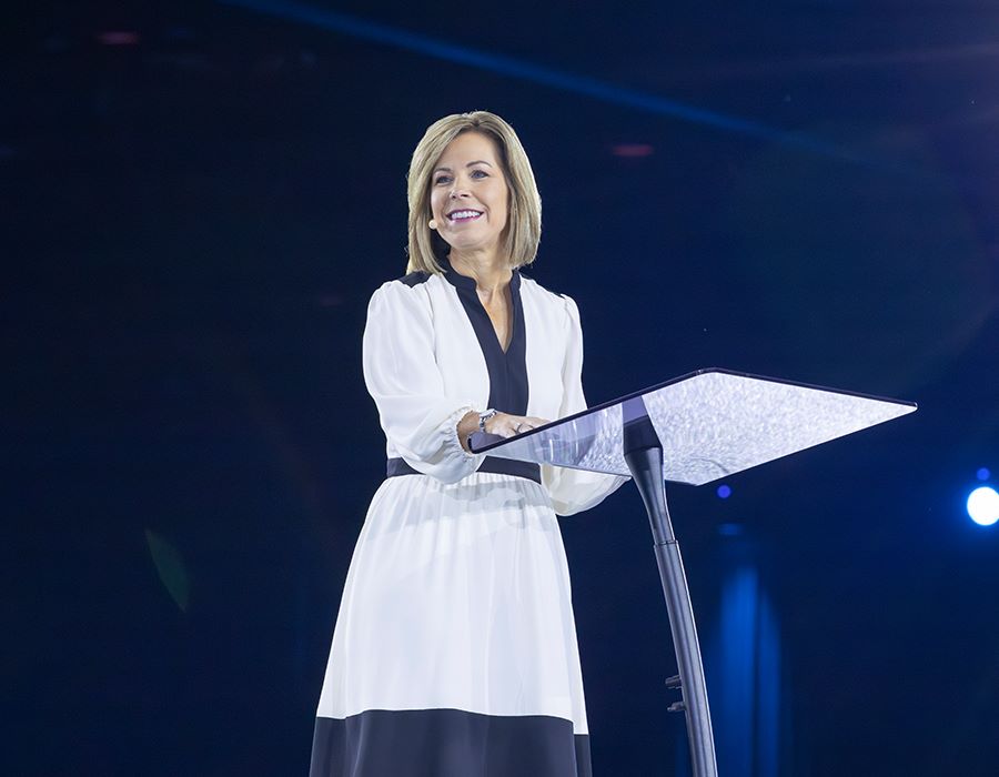 Waggoner Urges Leaders to Contend for the Faith