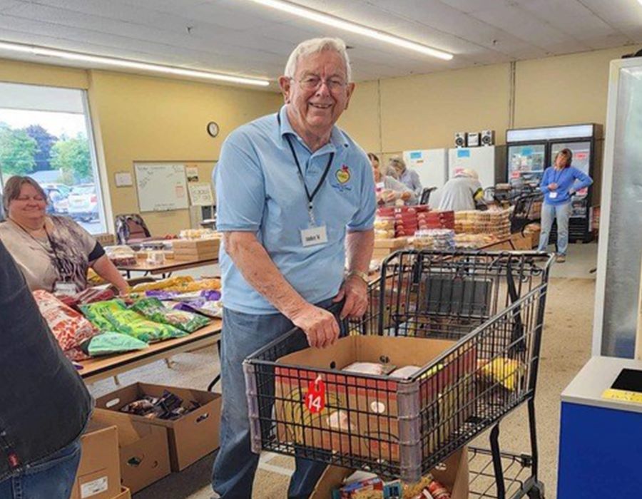 Feeding the Hungry and Reaching Hearts