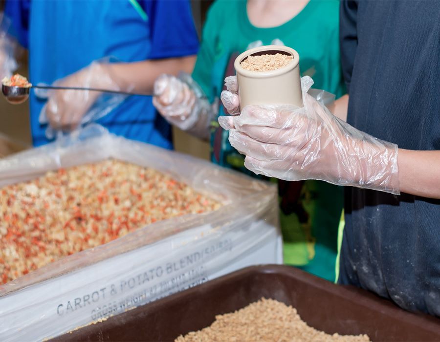 Small Church Gives Away Big
Groceries