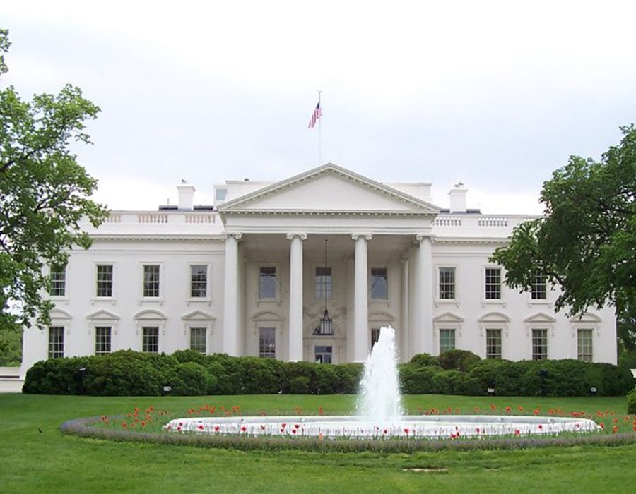 Trump Signs Executive Order Protecting Religious Liberties
