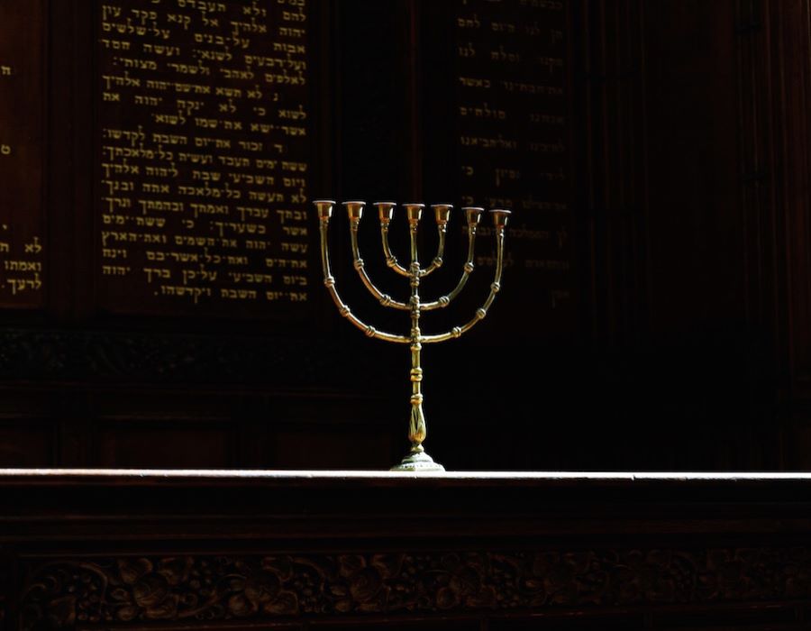 Building Bridges to Your Jewish Neighbor at Hanukkah