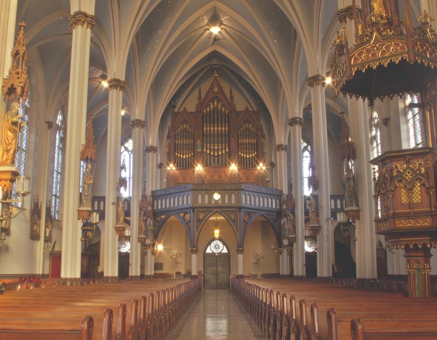 ‘Mass Mobs’ Aim at Revitalizing Catholic Churches