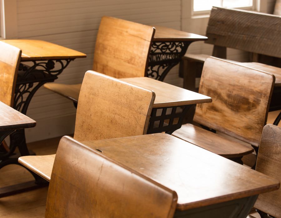 Mixing Socioeconomic Levels in Classrooms Improves Performance for Poorer Students