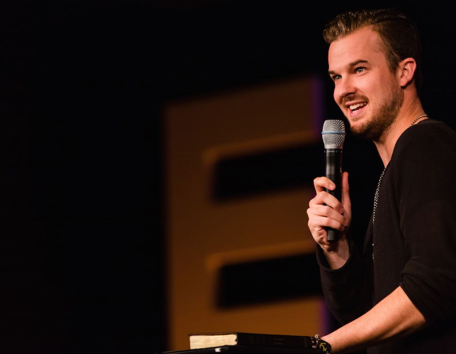 The 4 Qualities of Outstanding Speakers